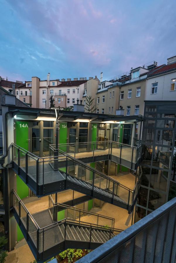 Smart Nano Living - Wien Hauptbahnhof - Self Check-In Exteriör bild